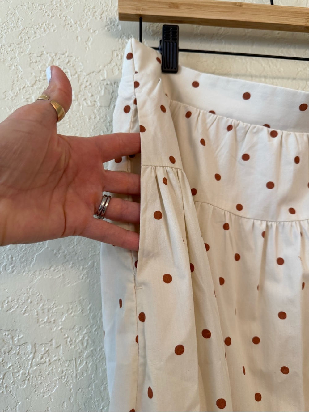 🧡Abercrombie & Fitch🧡 Cream Midi Skirt with Brown Polka Dots. Size M - Picture 3 of 4